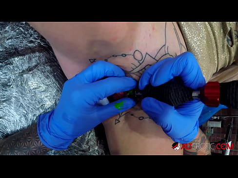❤️ Extremely tattooed hottie Sully Savage got a tattoo on her clitoris ☑ Porno at en-us.xxxpornolive.ru ️❤